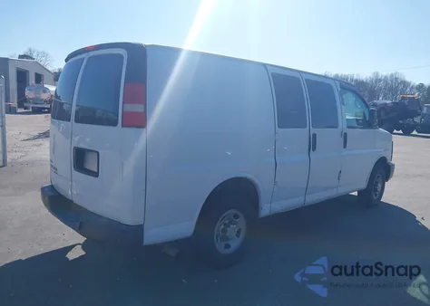 2011 Chevrolet Express 2500 Work Van z USA, uszkodzony, nr VIN 1GCWGFBA6B1119070